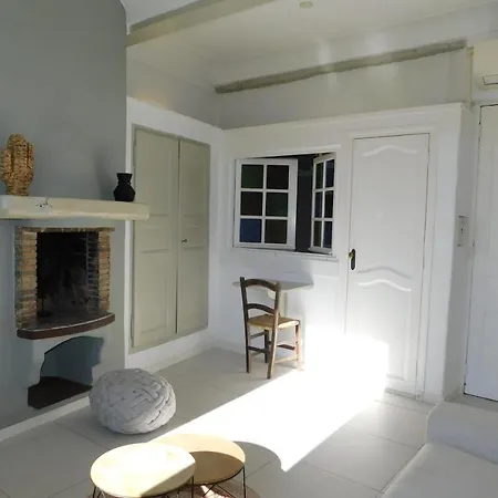 Lejlighed Charming Air-conditioned T1 Bis 'les Bains' In The Heart Of Old *