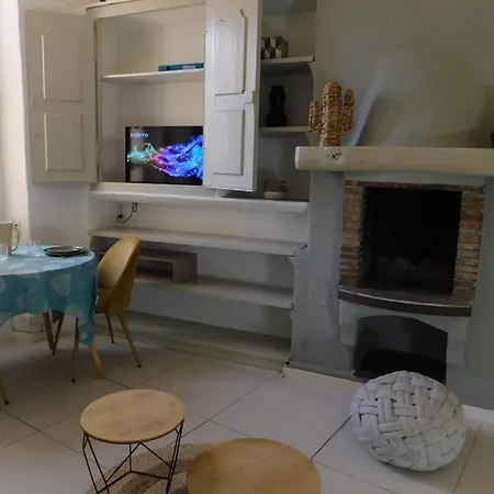Charming Air-conditioned T1 Bis 'les Bains' In The Heart Of Old Apartment *