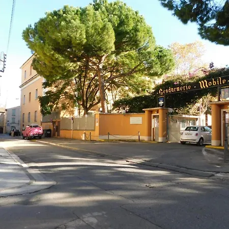 Charming Air-conditioned T1 Bis 'les Bains' In The Heart Of Old Lejlighed *